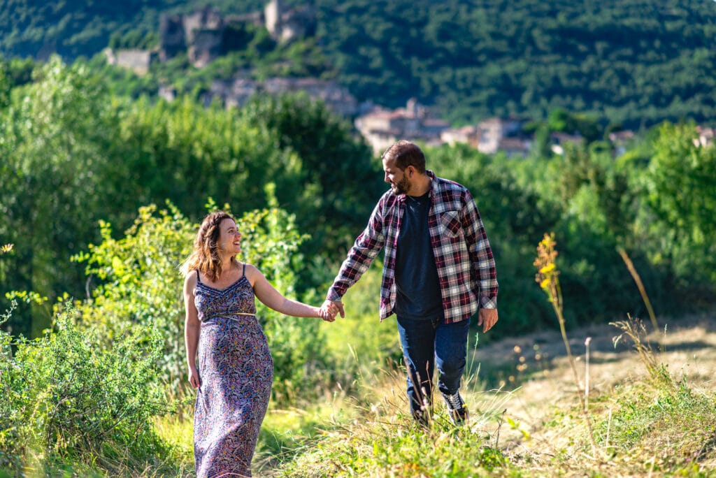 Parents to be walking in the Tarn-et-Garonne