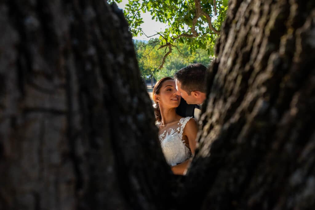 Le couple détendu profite de son instant de calme